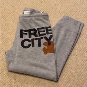 Free City 1/S Gray Crop Sweatpants